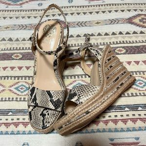 VINCE CAMUTO WEDGES